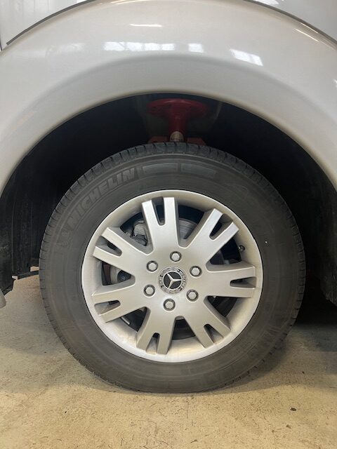 Forsterket Comfort fremfjær og FSD støtdemper fremaksel Mercedes Sprinter FWD (forhjulstrekk 910)
